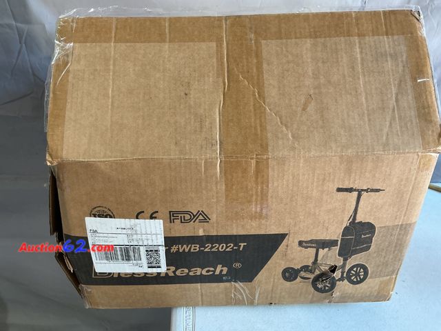 Lot 44-233m - $150 Retail price - Reach WB-2202-T Mobility Scooter/Chair See All Photo's E-Commerce Return, A basic inspection has been given to this item...