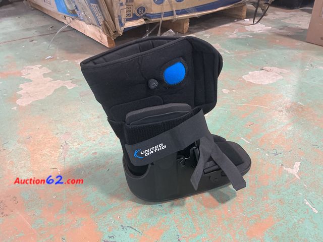 Lot 44-552p - Lot of (1) United Ortho Medium Size Boot Appears New, A basic inspection has been given to this item. Sold AS-IS. See All Photo's Not Tested