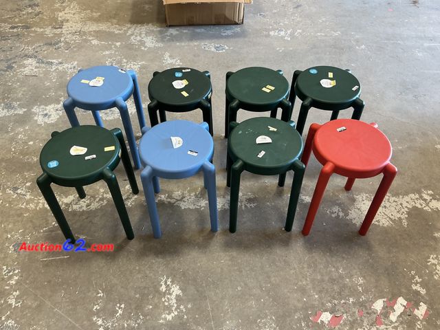 Lot 44-1102m - Set of 8 Modern Plastic Accent Tables - Blue, Green, Red E-Commerce Return, A basic inspection has been given to this item. Sold AS-IS. See ...