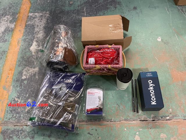 Lot 44-946 - SuperMoss Spanish Moss, Natural Pack Inc Not Tested E-Commerce Return, A basic inspection has been given to this item. Sold AS-IS.