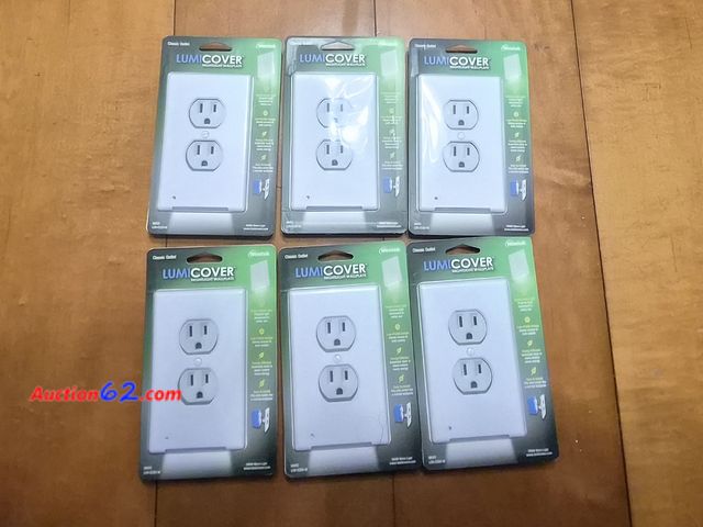 Lot 44-3044t - Lot of 6 - LUMICOVER Nightlight Wallplate - New - See Pictures  Appears New, A basic inspection has been given to this item. Sold AS-IS.
