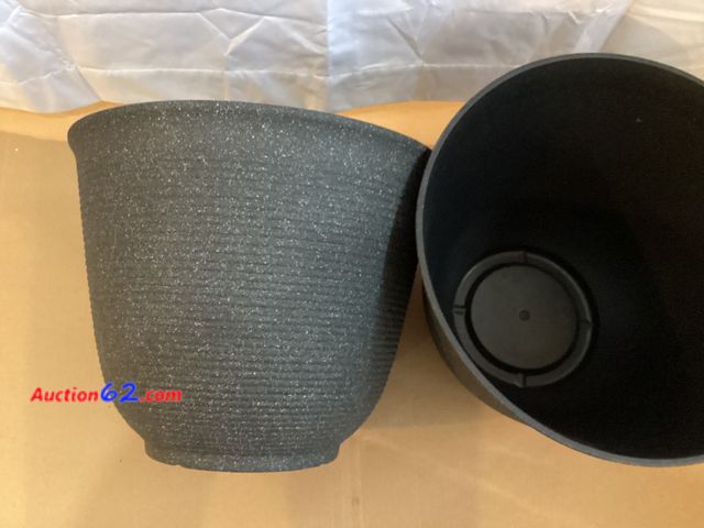Lot 44-7707i - Lot of (2) 14”wide x 11” height black planters.  Appears New, A basic inspection has been given to this item. Sold AS-IS. See All Photo's