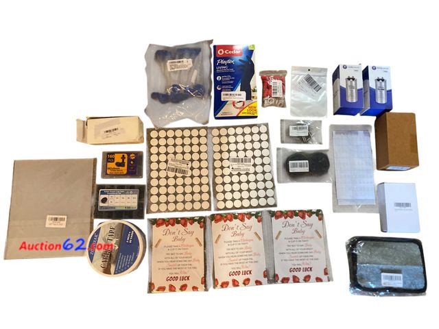 Lot 44-9165j - Lot of Miscellaneous Amazon Small Overstock  Appears New, A basic inspection has been given to this item. Sold AS-IS.