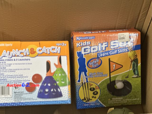 Lot 44-6064i - Miscellaneous box lot. Lots of fall decor.  Appears New, A basic inspection has been given to this item. Sold AS-IS. See All Photo's Not Tes...