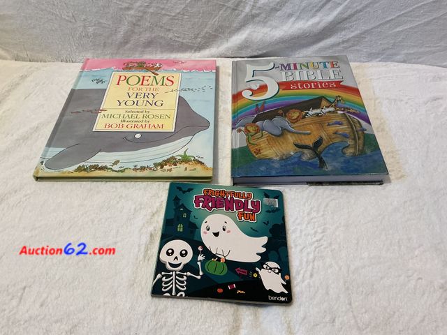 Lot 44-1020m - Lot of (3) children’s books E-Commerce Return, A basic inspection has been given to this item. Sold AS-IS. Used See All Photo's Not Tested