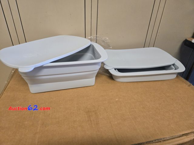 Lot 44-6618g - Collapsible Ice Block Mold, Extra-Large 8lb, 2-Pack - 16lb Total,  Appears New, A basic inspection has been given to this item. Sold AS-IS.