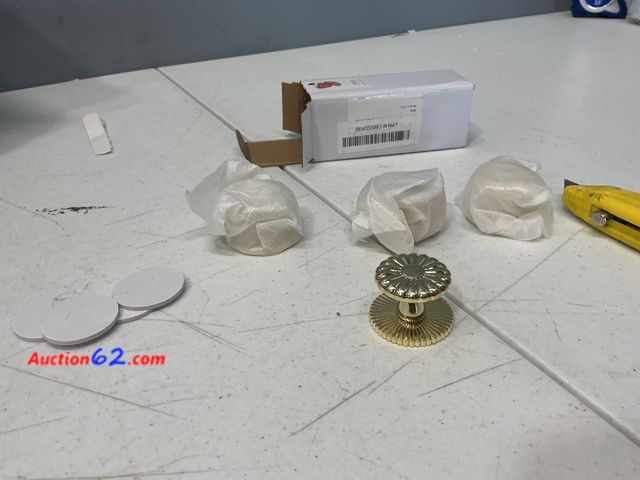Lot 44-2959e - Gold Decorative Cabinet Knobs Set of 4 Appears New, A basic inspection has been given to this item. Sold AS-IS. Not Tested See All Photo's