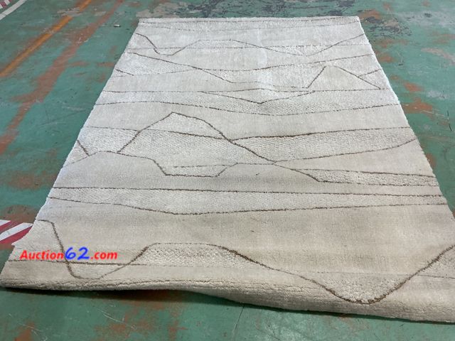Lot 44-1341m - Threshold Area Rug 5x7 Ivory Geometric Pattern Not Tested See All Photo's Dirty E-Commerce Return, A basic inspection has been given to this...