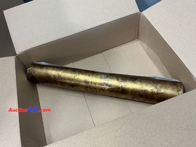 Lot 44-2735w - Gold Metallic Wallpaper Roll Appears New, A basic inspection has been given to this item. Sold AS-IS. See All Photo's Not Tested