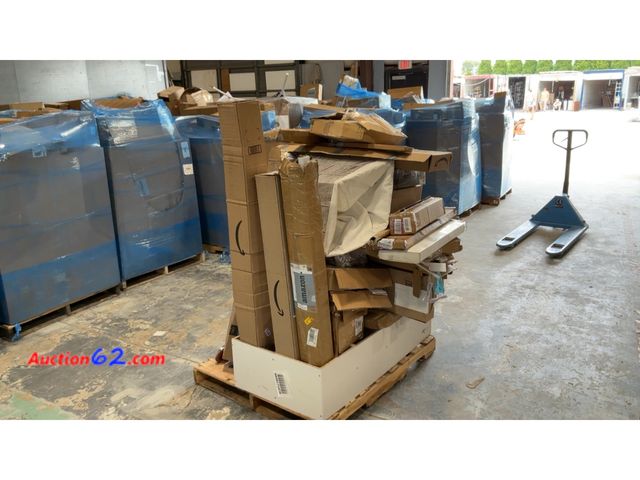 Lot 44-1836w - Salvage pallet Salvage Pallet, contains broken or incomplete items