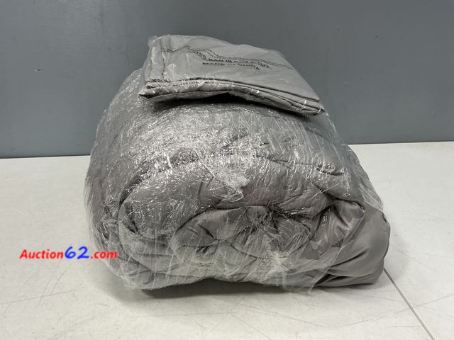 Lot 44-2613m - Madison Park Comforter Set- Unknown Size E-Commerce Return, A basic inspection has been given to this item. Sold AS-IS. See All Photo's Not ...