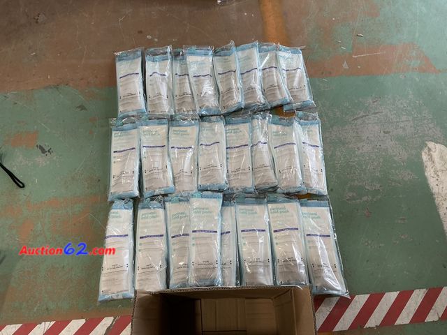 Lot 44-537p - Retail value $35- Medline Premium Perineal Cold Packs for Postpartum Care with Adhesive Strip (24 Count) Each Absorbent Pad is 4.5" x 14.25"...