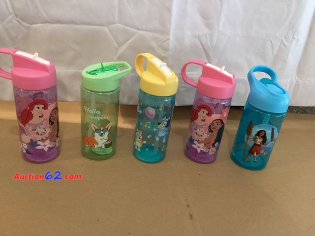 Lot 44-7740i - Lot of (5) kids straw bottles.  Appears New, A basic inspection has been given to this item. Sold AS-IS. See All Photo's