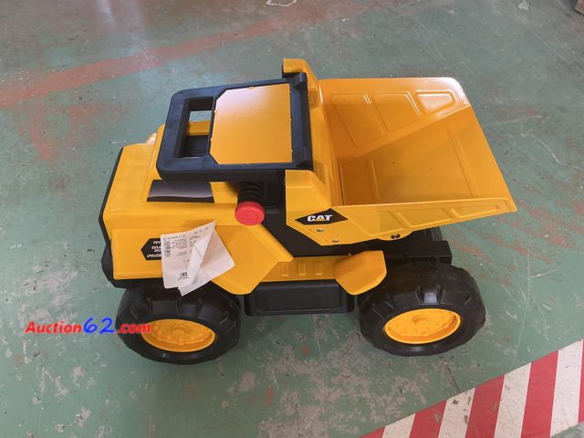 Lot 44-657g - CAT Dump Truck for Kids- Seat Does Not Open E-Commerce Return, A basic inspection has been given to this item. Sold AS-IS. See All Photo's N...