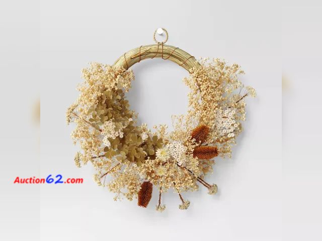 Lot 44-246b - Retail of $42.50-Asymmetrical Floral Preserved Fall Wreath - Threshold™ E-Commerce Return, A basic inspection has been given to this item. S...