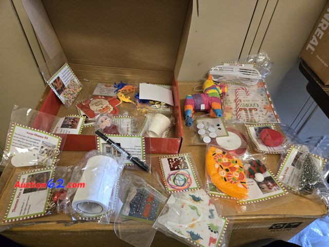 Lot 44-6545w - Nchampionba Elf Kit 24 Days of Christmas, Xmas Fun Activities Props, on Shelf Kit, (24 Days) Appears New, A basic inspection has been given ...