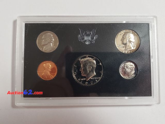 Lot 44-8518g - 1971 PROOF SET W/KENNEDY HALF, WASHINGTON QUARTER, ROOSEVELT DIME, JEFFERSON NICKEL AND LINCOLN CENT. MINTED IN SAN FRANCISCO. IN ORIGINAL P...