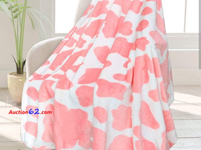 Lot 44-6510g - MAZACUIR Pink Cow Print Throw Blanket 60X80in Appears New