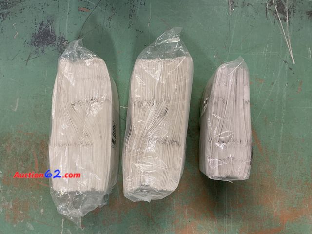 Lot 44-922 - Concession Essentials White Paper Bags - 1/4 lb Size Not Tested Appears New, A basic inspection has been given to this item. Sold AS-IS.