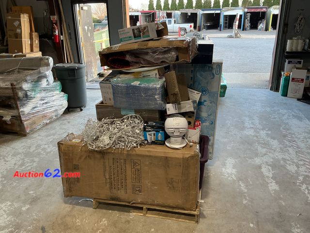 Lot 44-500b - Salvage Pallet  Salvage Pallet, contains broken or incomplete items