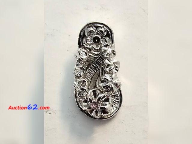 Lot 44-8379u - .925 STERLING SILVER HAWAII SLIPPER PENDANT WITH FLOWERS.-T