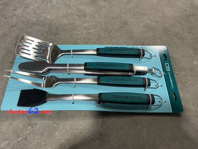 Lot 44-100i - Char-Broil CB1250036r4 4pc Bbq Utnsl Kit Appears New, A basic inspection has been given to this item. Sold AS-IS.