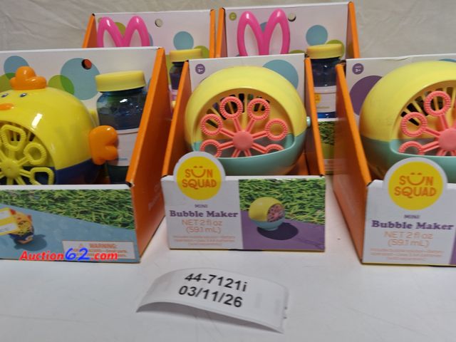 Lot 44-7121i - Lot of (5) Miscellaneous Easter bubble makers  E-Commerce Return, A basic inspection has been given to this item. Sold AS-IS.