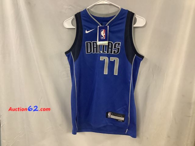 Lot 44-6225e - Nike Dri-Fit Dallas #77 Doncic NBA 
Size: MEDIUM 10/12 Appears New, A basic inspection has been given to this item. Sold AS-IS. See All Phot...