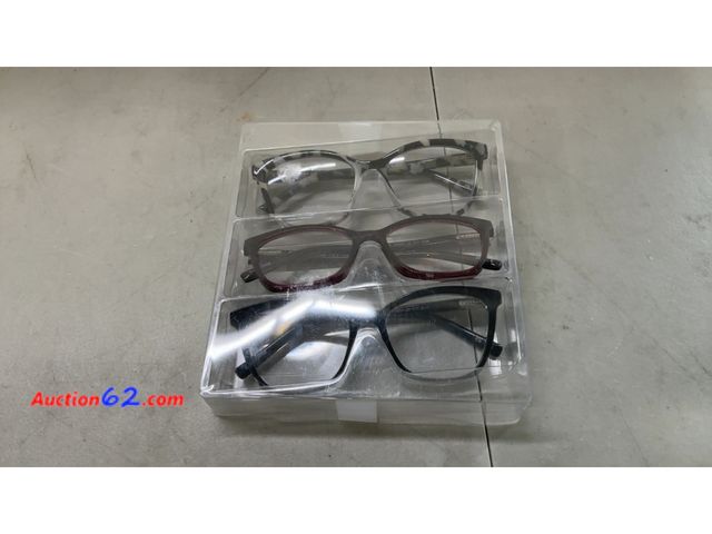 Lot 44-1939a - Foster Grant Reading Glasses 3-Pack +1.75 Strength See All Photo's Not Tested E-Commerce Return, A basic inspection has been given to this i...