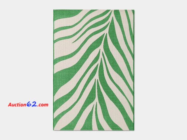 Lot 44-224e - 4'x6' Leaf Rectangular Woven Outdoor Area Rug Green - Room Essentials™ See All Photo's Appears New, A basic inspection has been given to thi...