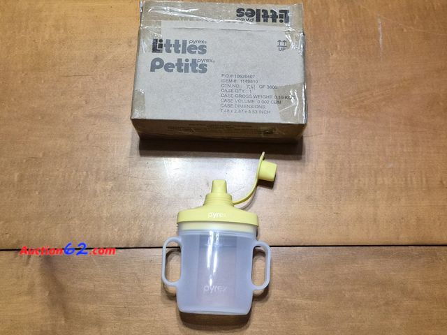 Lot 44-3072q - New Llttles Petits Pyrex Sippy Cup Pouch - New in Box - See Pictures