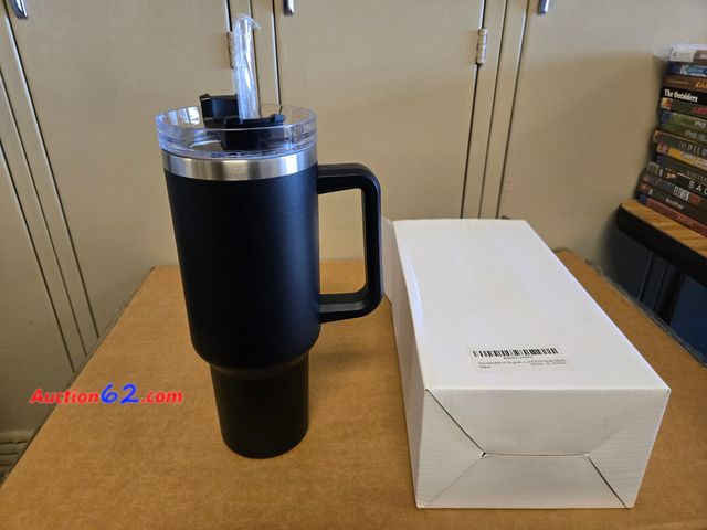 Lot 44-4006g - 40oz Stainless Steel Tumbler with Handle and Straw Appears New