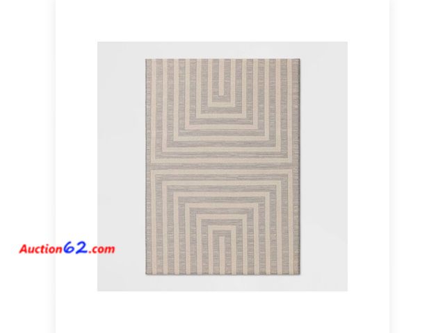 Lot 44-227e - Lot of (1) 5'x7' Area Rug Appears New, A basic inspection has been given to this item. Sold AS-IS. See All Photo's