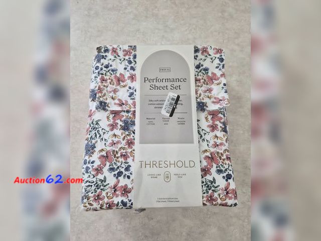 Lot 44-3027i - Twin/Twin XL Printed Performance 400 Thread Count Sheet Set Ditsy Floral - Threshold™: Cotton Sateen, 3-Piece Set, OEKO-TEX Certified - See ...