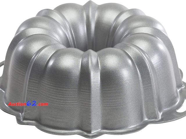 Lot 44-148w - Nordic Ware ProForm Bundt, 12 Cup, Gray Appears New, A basic inspection has been given to this item. Sold AS-IS.