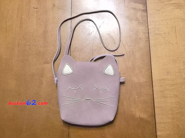 Lot 44-3048t - Cat Handbag/Purse - New - See PIctures  Appears New, A basic inspection has been given to this item. Sold AS-IS.