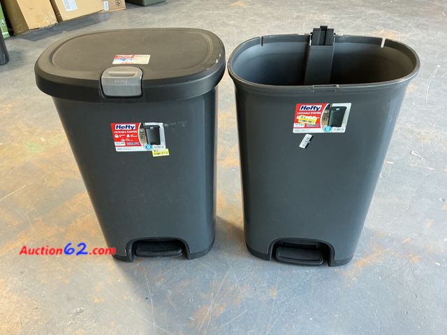 Lot 44-4046a - (1) Missing Lid- Hefty 12.7-Gallon Lockable StepOn Trash Cans with Lids 2-Pack E-Commerce Return, A basic inspection has been given to this ...