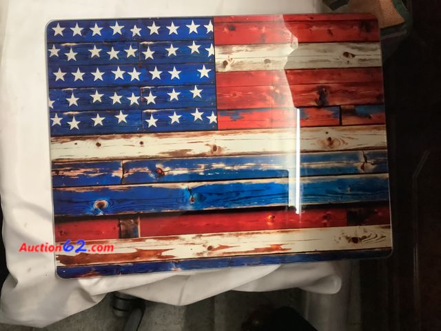 Lot 44-6052w - Tempered glass cutting board. 12x16 artwork by JQ licensing. New. See All Photo's Not Tested Never opened, Factory Sealed