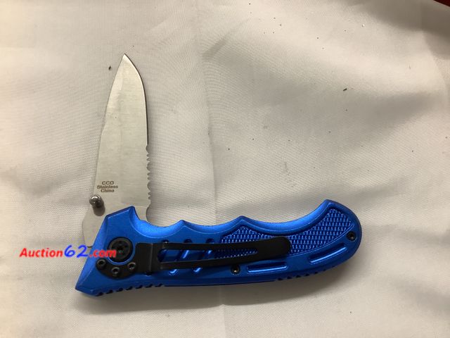 Lot 44-4038b - Blue folding knife Cedar creek outdoors. New. See All Photo's Tested & Working Never opened, Factory Sealed