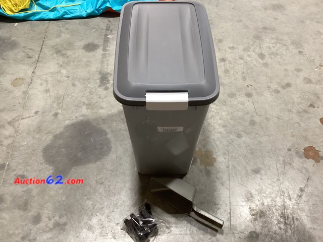Lot 44-270g - Pet Food Storage Container With Scooper/Wheels  Appears New, A basic inspection has been given to this item. Sold AS-IS.