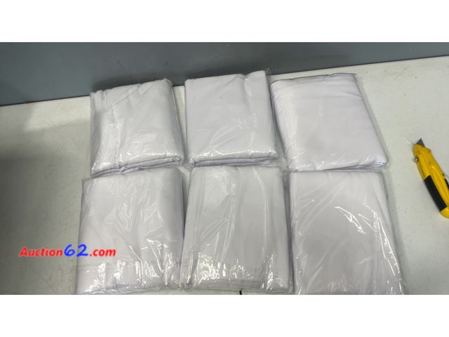 Lot 44-2550e - 6 Pack of White Table Cloths Appears New, A basic inspection has been given to this item. Sold AS-IS. See All Photo's Not Tested