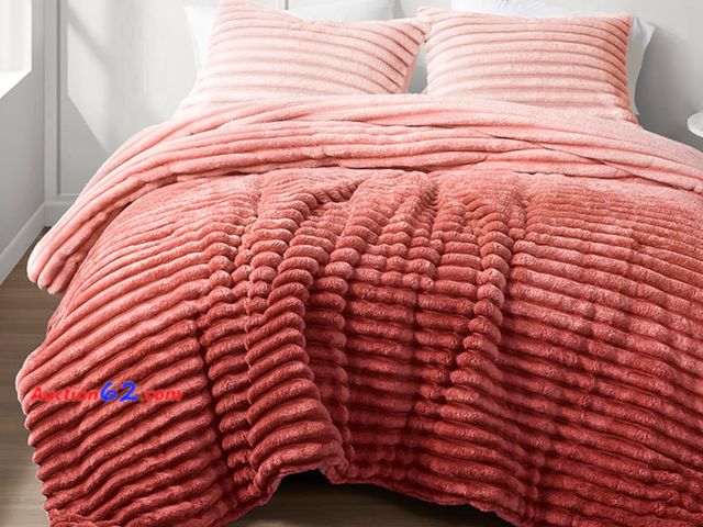 Lot 44-1950i - Intelligent Design Queen Comforter Set, Plush Bedding, Microfiber Reverse, 3 Piece, Lightweight, Super Soft Ribbed Velvet Comforter 2 Shams,...