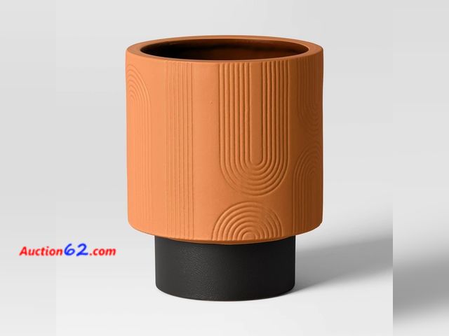 Lot 44-702p - Arches Indoor Outdoor Planter Pot 10.25"x10.25"x12.5" Terracotta Orange - Threshold™ E-Commerce Return, A basic inspection has been given to...