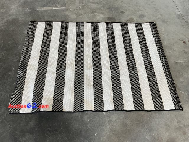 Lot 44-344e - Black and White Striped Area Rug Appears New, A basic inspection has been given to this item. Sold AS-IS. See All Photo's