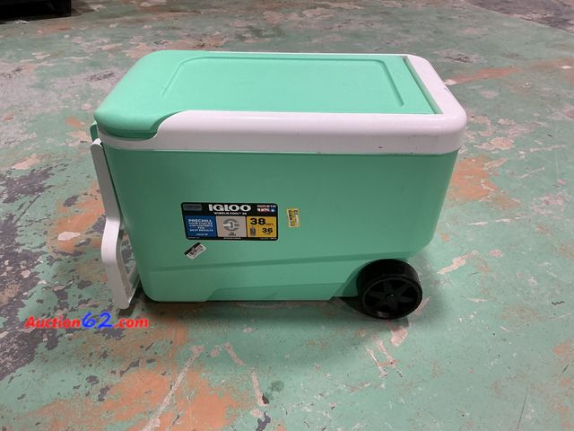 Lot 44-1730 - Igloo Wheelie Cool 38 - Wheeled Cooler, 38 Quarts, Holds 53 Cans, Green See All Photo's Not Tested E-Commerce Return, A basic inspection has...