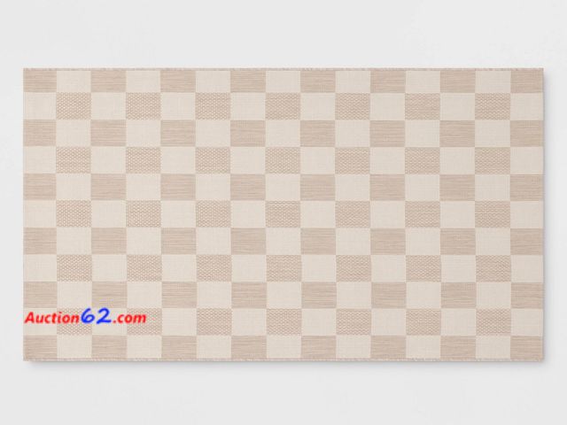 Lot 44-1586p - 3'11"x5'5" Checkered Rectangular Indoor Outdoor Area Rug - Room Essentials™ Appears New, A basic inspection has been given to this item. Sol...