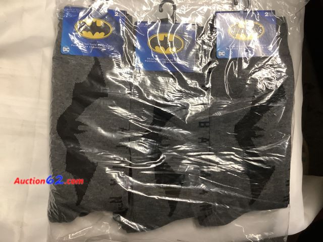 Lot 44-6114a - Batman 6 Pairs Size 6-12 Appears New, A basic inspection has been given to this item. Sold AS-IS. See All Photo's Not Tested Never opened, F...
