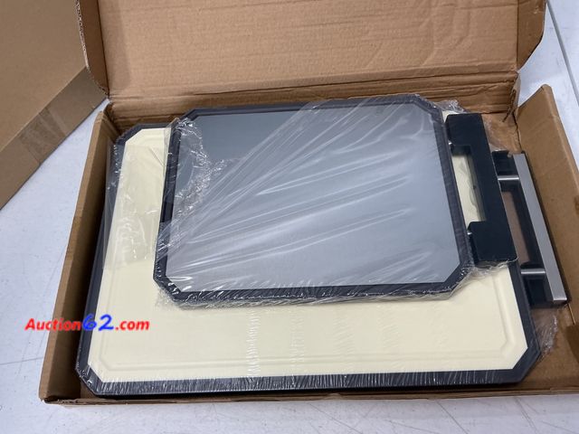 Lot 44-2883e - New Electric Griddle Pan with Lid Appears New, A basic inspection has been given to this item. Sold AS-IS. Not Tested See All Photo's