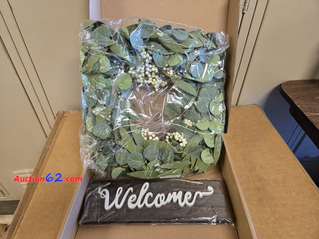 Lot 44-6692p - youneek home wreath for front door 20 eucalyptus Appears New, A basic inspection has been given to this item. Sold AS-IS.