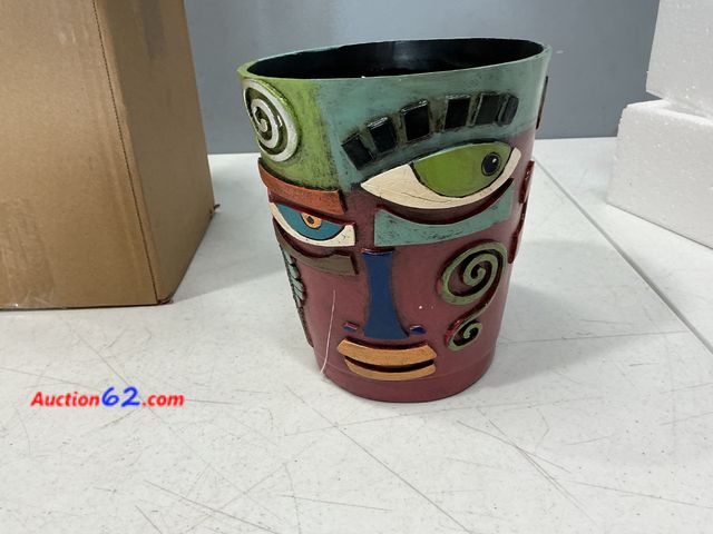 Lot 44-2556e - Unique Abstract Face Planter Pot Appears New, A basic inspection has been given to this item. Sold AS-IS. Not Tested See All Photo's